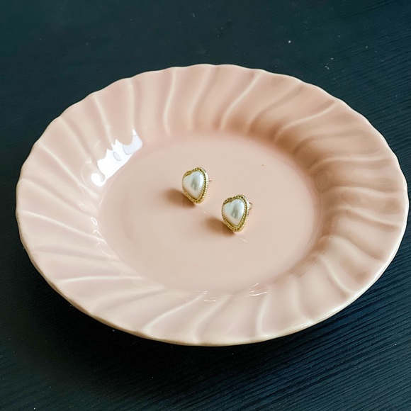 💕Be My Heart Pearl Earring💕 - Picture 2 of 4